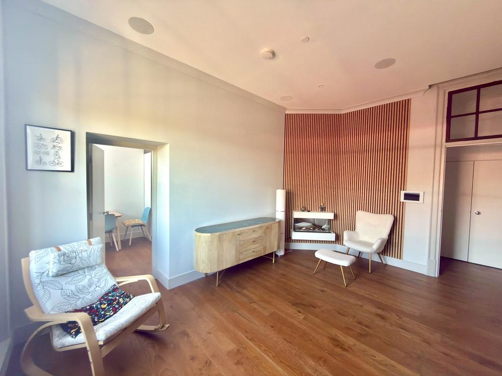 Apartment in London - View 3