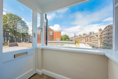 3 bedroom end of terrace house for sale, Grove Road, Heckmondwike