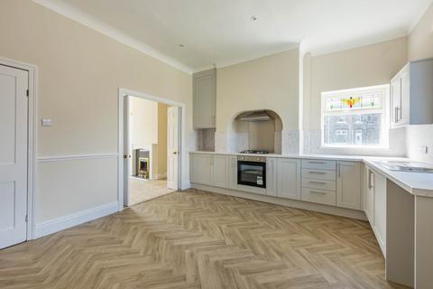 3 bedroom end of terrace house for sale, Grove Road, Heckmondwike