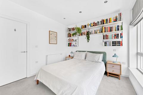 2 bedroom flat for sale, Casbeard Street, Barley Court, N4