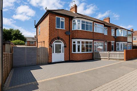 3 bedroom end of terrace house for sale, Hereford Road, Leicester