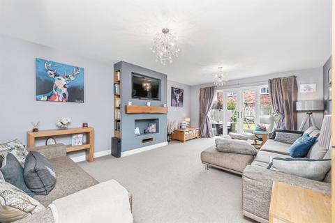 4 bedroom detached house for sale, Meltham Road, Honley, Holmfirth