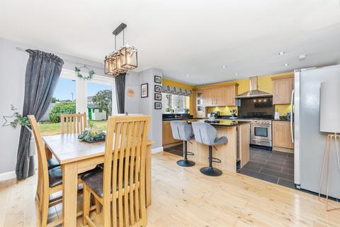 4 bedroom detached house for sale, Meltham Road, Honley, Holmfirth
