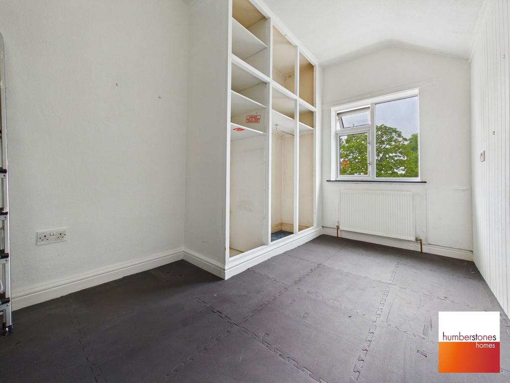 Walk-in wardrobe