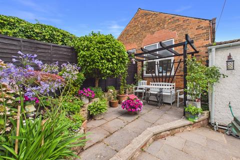 2 bedroom cottage for sale, Kirks Buildings, Carlton, Nottingham