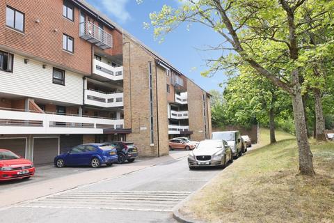 1 bedroom flat for sale, Kingsway Gardens, Andover