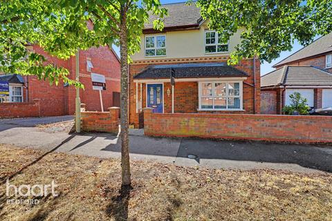 4 bedroom detached house to rent, Thor Drive, Bedford