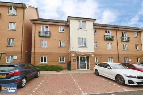 2 bedroom ground floor flat for sale, Vellacott Close, Cardiff