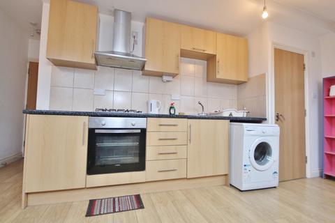 1 bedroom flat to rent, Norwood Junction High Street, SE25