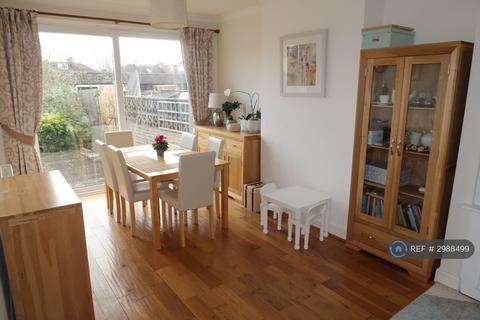 3 bedroom semi-detached house to rent, Sunnymede Avenue, Epsom, KT19
