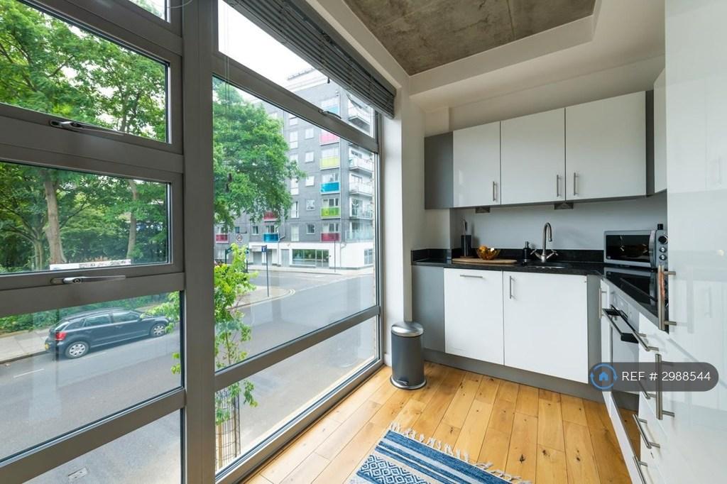 Apartment in London - More