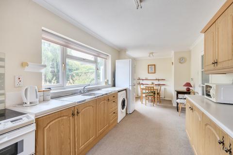 4 bedroom detached house for sale, Groveside Close, Bookham