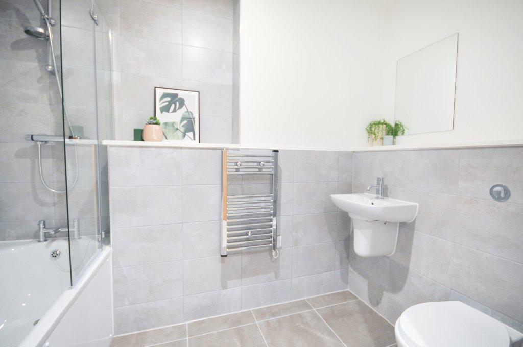 22nd Floor – 2 Bed 2 Bath Apartment – Northill Apartments, Salford Quays - More