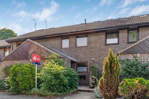 3 bedroom terraced house for sale, Church Street, Staines-upon-Thames, Surrey, TW18