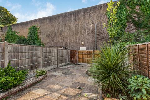 3 bedroom terraced house for sale, Church Street, Staines-upon-Thames, Surrey, TW18