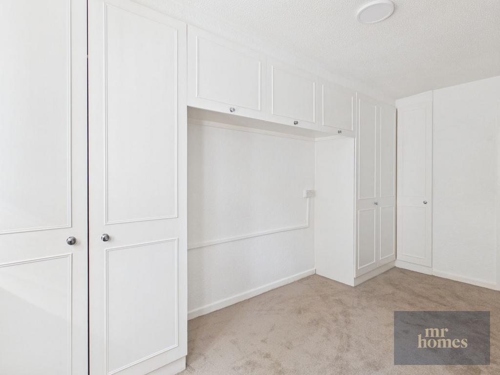 Walk-in wardrobe