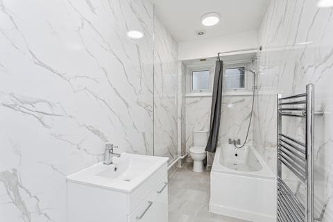 2 bedroom flat for sale, Imperial Avenue, Westcliff-on-Sea, Essex, SS0