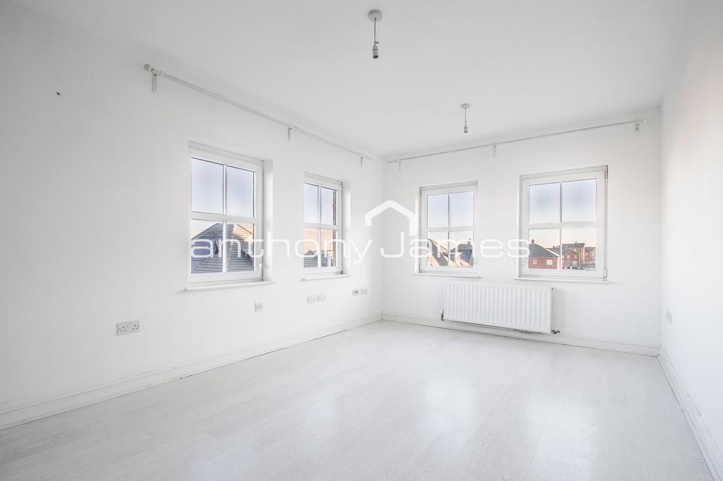 Apartment in Erith - View 3