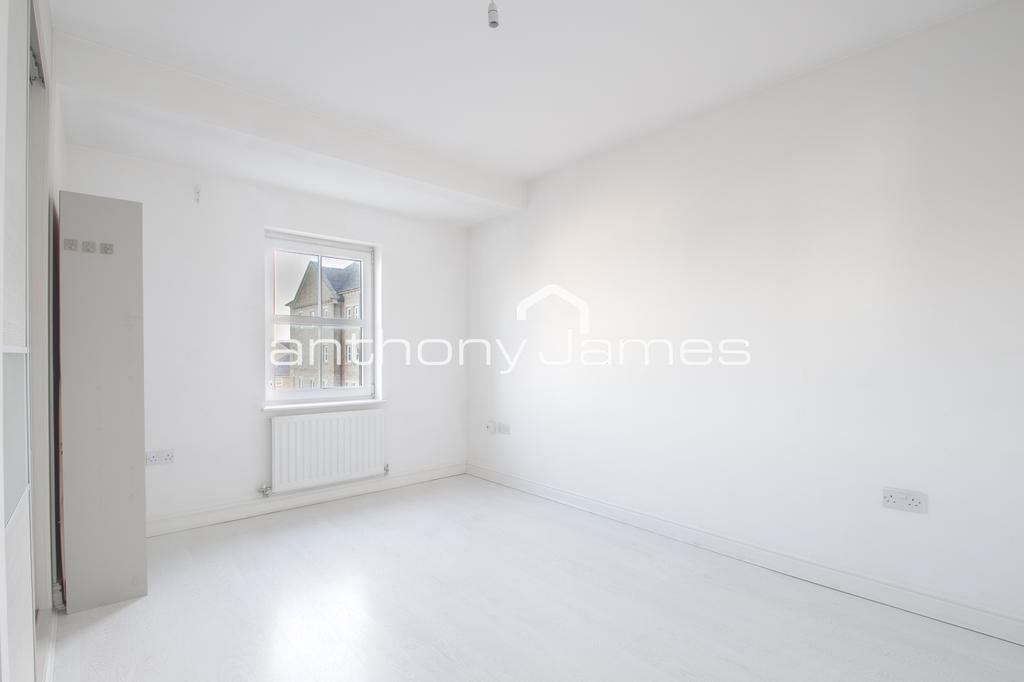 Apartment in Erith - More