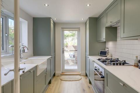 2 bedroom end of terrace house for sale, Ardmere Road, Hither Green, SE13