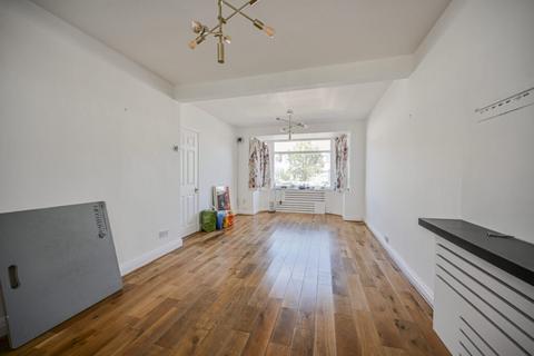 4 bedroom terraced house for sale, Pembroke Road - Palmers Green - London - N13
