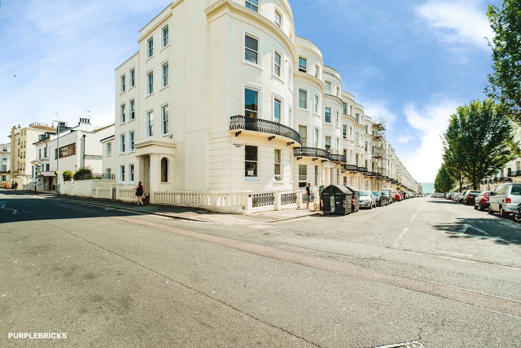 Apartment in Hove, Brunswick - View 3