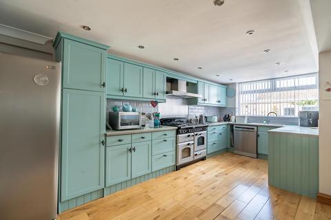 4 bedroom detached house for sale, Greystone Court, Haxby, York