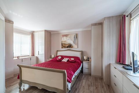 4 bedroom detached house for sale, Greystone Court, Haxby, York
