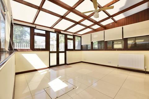 2 bedroom flat to rent, Tudor Road, Upton Park, E6