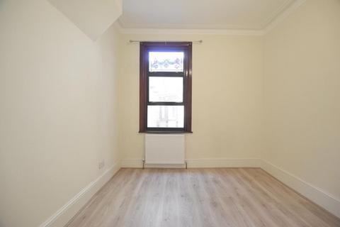 2 bedroom flat to rent, Tudor Road, Upton Park, E6
