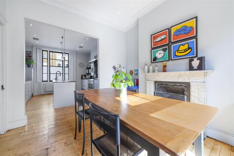 3 bedroom terraced house for sale, Albert Street, Camden, London NW1