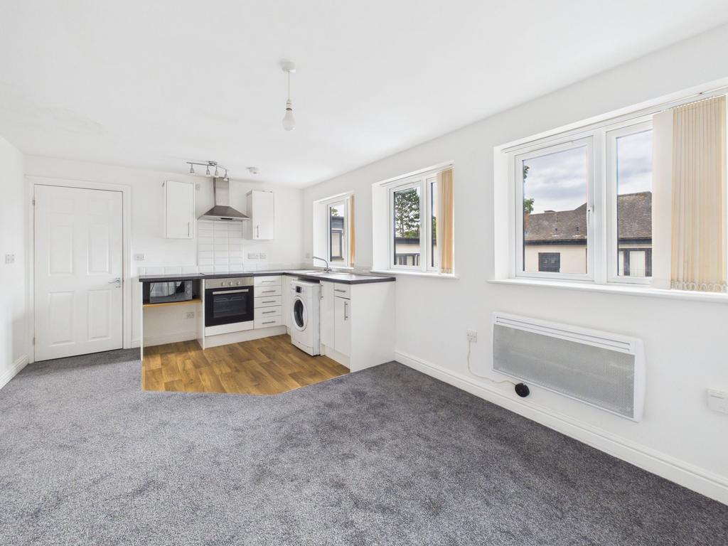 Apartment in Nottingham, Nottinghamshire - View 5