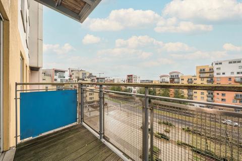 2 bedroom flat to rent, Metcalfe Court, Greenwich