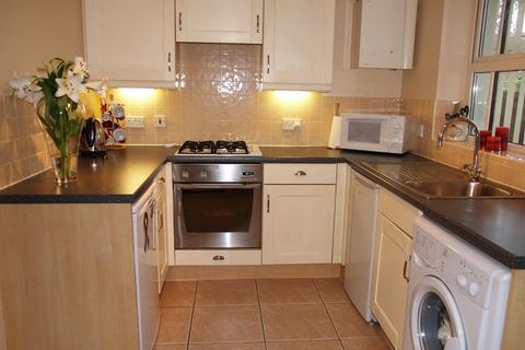 2 bedroom semi-detached house to rent, Great Hockings Lane, Webheath