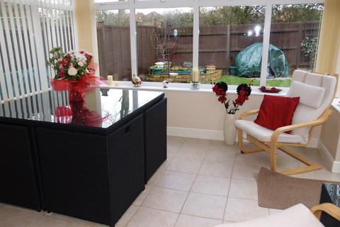 2 bedroom semi-detached house to rent, Great Hockings Lane, Webheath