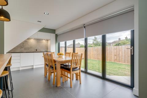 3 bedroom detached house for sale, Hepworth Close, Mirfield