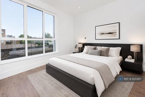 3 bedroom flat to rent, Gauden Road, London, SW4