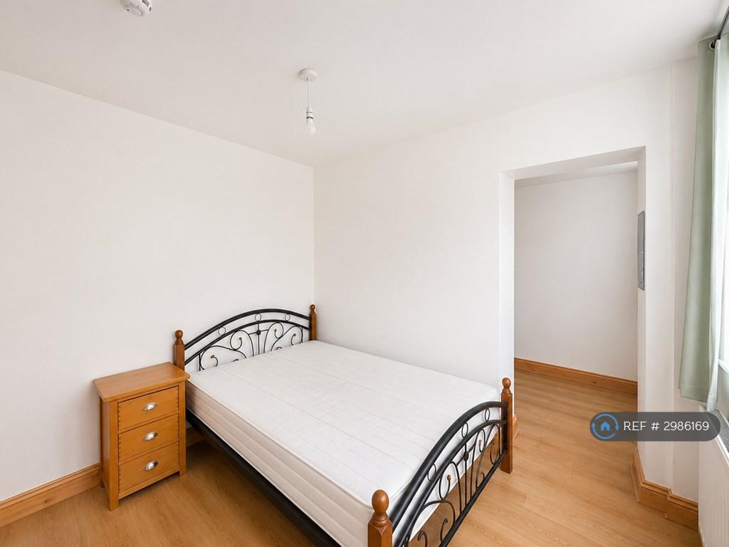 House in London - View 4