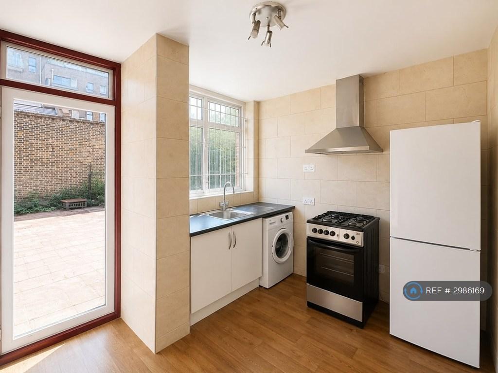 House in London - View 5