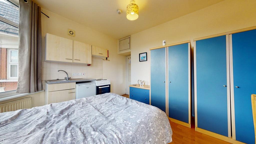 Apartment in London - View 3