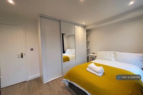 1 bedroom in a house share to rent, Waylen St, Reading, RG1