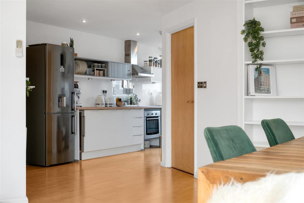 Apartment in Nottingham, Rainbow Quarter, St Ann's - View 3
