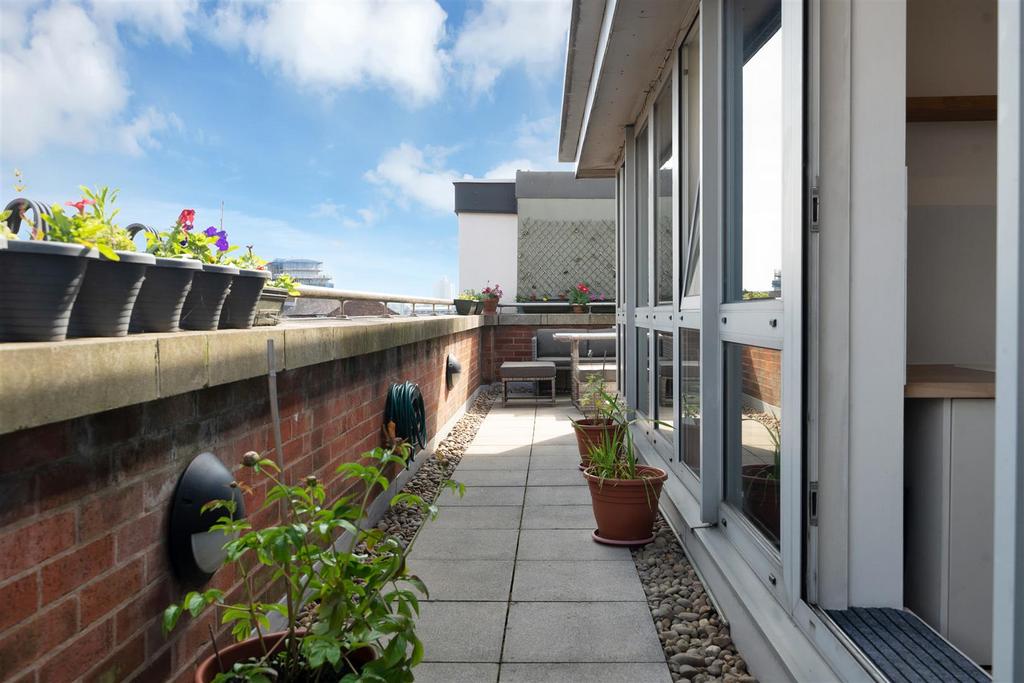 Apartment in Nottingham, Rainbow Quarter, St Ann's - View 5