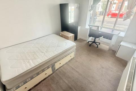 1 bedroom in a house share to rent, Heeley Road, BIRMINGHAM, B29