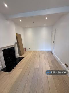 2 bedroom flat to rent, High Road, Chigwell, IG7