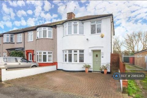 2 bedroom end of terrace house to rent, Lea Crescent, Ruislip, HA4