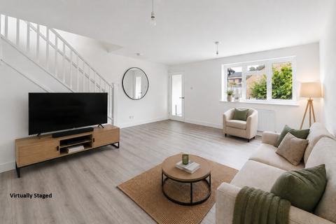 3 bedroom semi-detached house for sale, York Way, Hemel Hempstead, HP2
