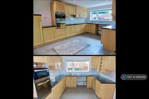 3 bedroom terraced house to rent, Westbourne, Telford, TF7