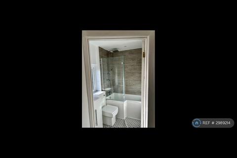 3 bedroom terraced house to rent, Longlands Road, Bishops Cleeve, Cheltenham, GL52