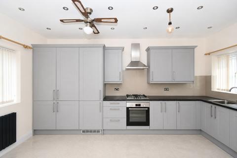 3 bedroom end of terrace house to rent, South Road, Little Heath, Romford, RM6
